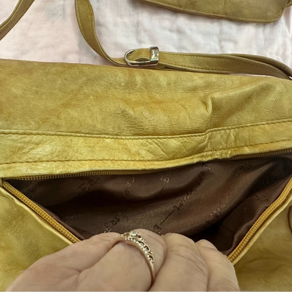 East West Elegant Tan Crossbody Bag - Picture 7 of 7